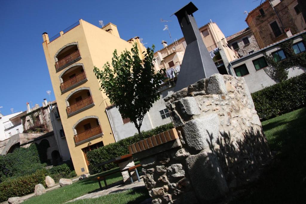 Maçanet de Cabrenys Apartamentos Cal Ratero מראה חיצוני תמונה