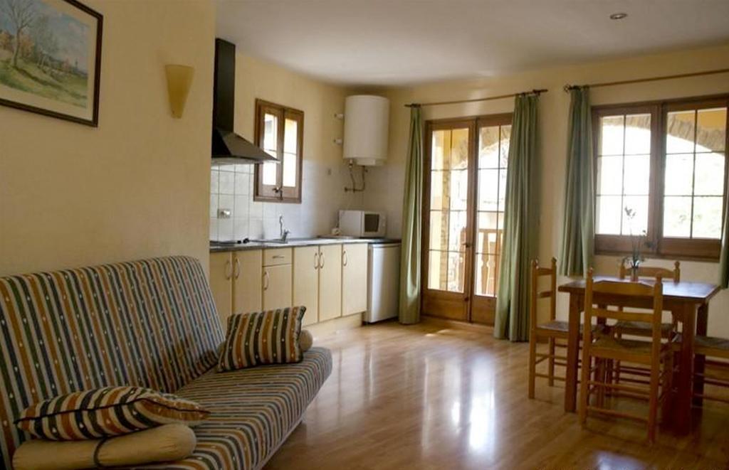 Maçanet de Cabrenys Apartamentos Cal Ratero חדר תמונה