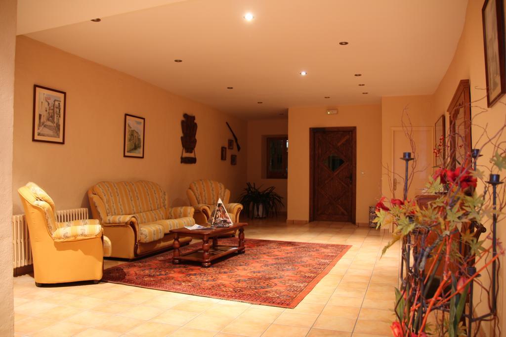 Maçanet de Cabrenys Apartamentos Cal Ratero חדר תמונה
