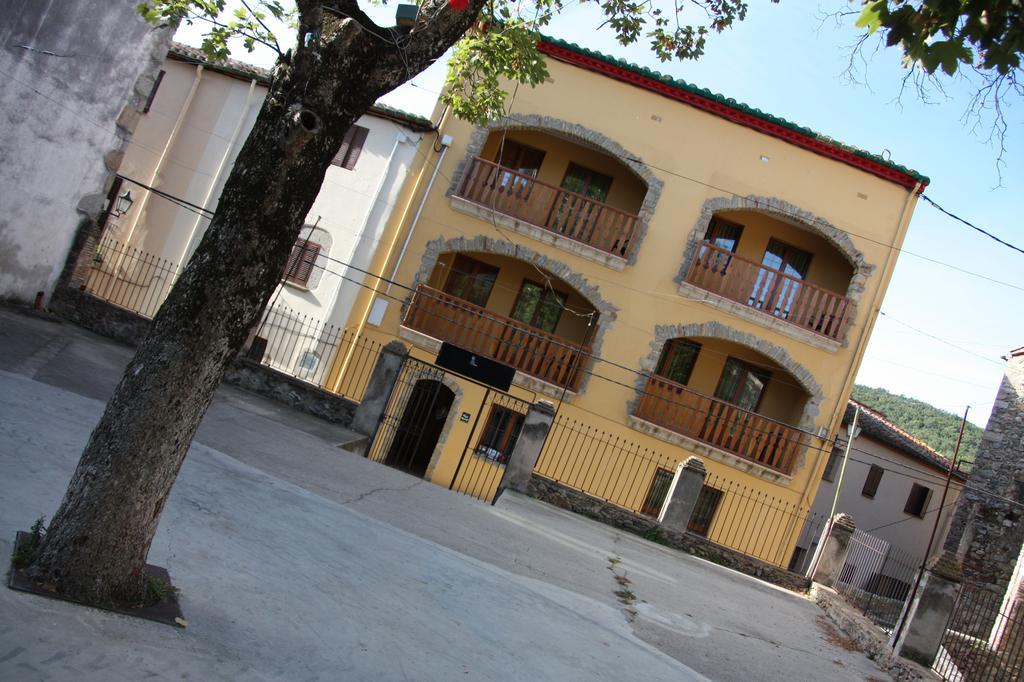 Maçanet de Cabrenys Apartamentos Cal Ratero חדר תמונה