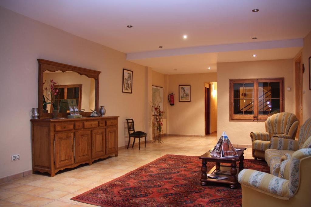 Maçanet de Cabrenys Apartamentos Cal Ratero מראה חיצוני תמונה